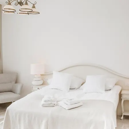 Columbus - Marynarki Polskiej 2 B&B 3*