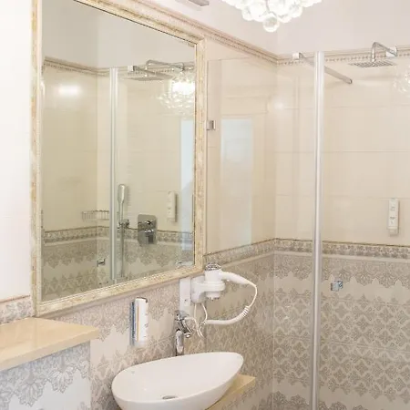 Columbus - Marynarki Polskiej 2 B&B 우스트카