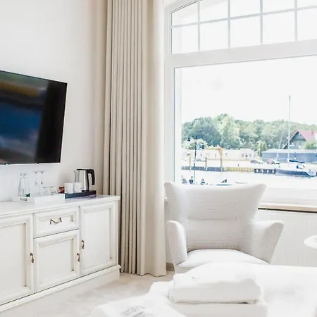 Columbus - Marynarki Polskiej 2 B&B 3*