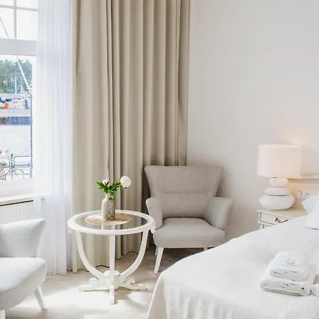 Columbus - Marynarki Polskiej 2 B&B