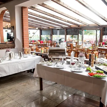 Columbus - Marynarki Polskiej 2 B&B 3*