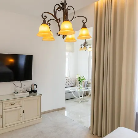 Columbus - Marynarki Polskiej 2 3*