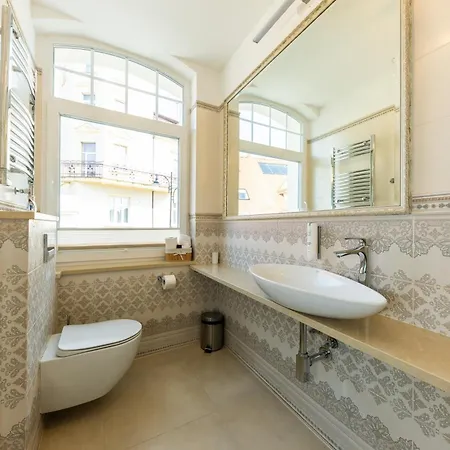 Columbus - Marynarki Polskiej 2 3*