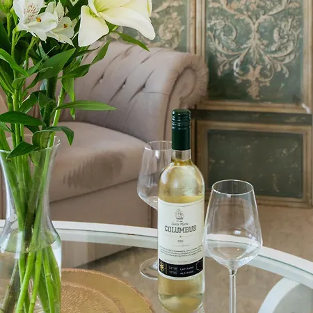 Columbus - Marynarki Polskiej 2 B&B 3*