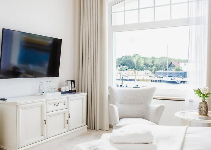 Columbus - Marynarki Polskiej 2 Bed & Breakfast 3*