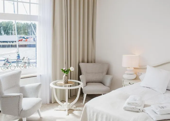 Columbus - Marynarki Polskiej 2 Bed & Breakfast