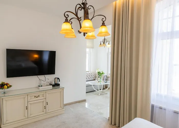 Columbus - Marynarki Polskiej 2 3*